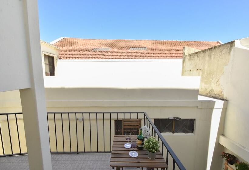 Oporto Lovely House Premium