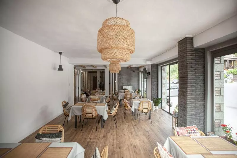 پانسیون Oikia Guesthouse