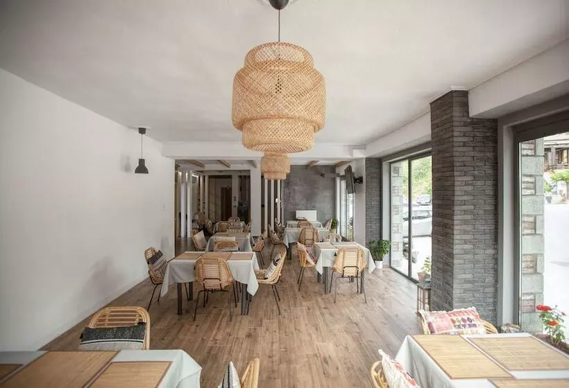 پانسیون Oikia Guesthouse