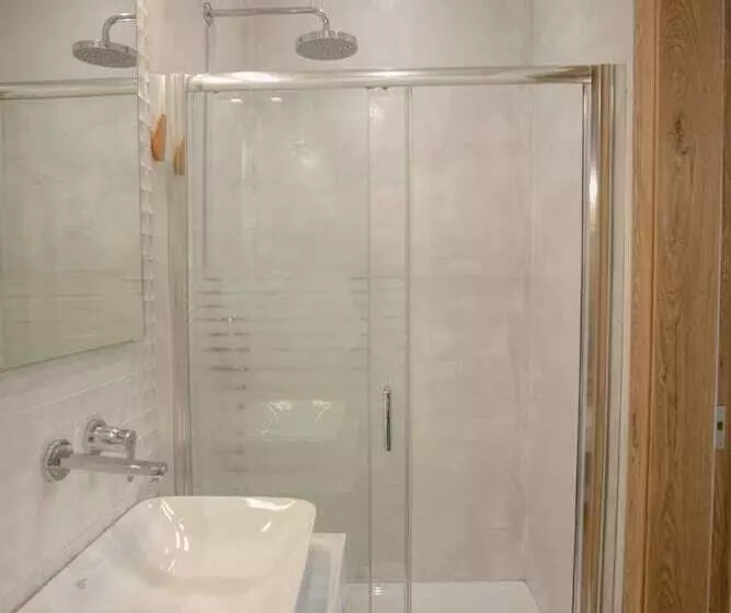 پانسیون Oikia Guesthouse