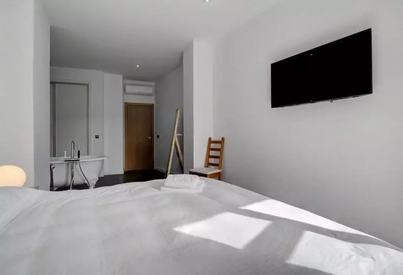 Wonderful Views In Luxury Apartment