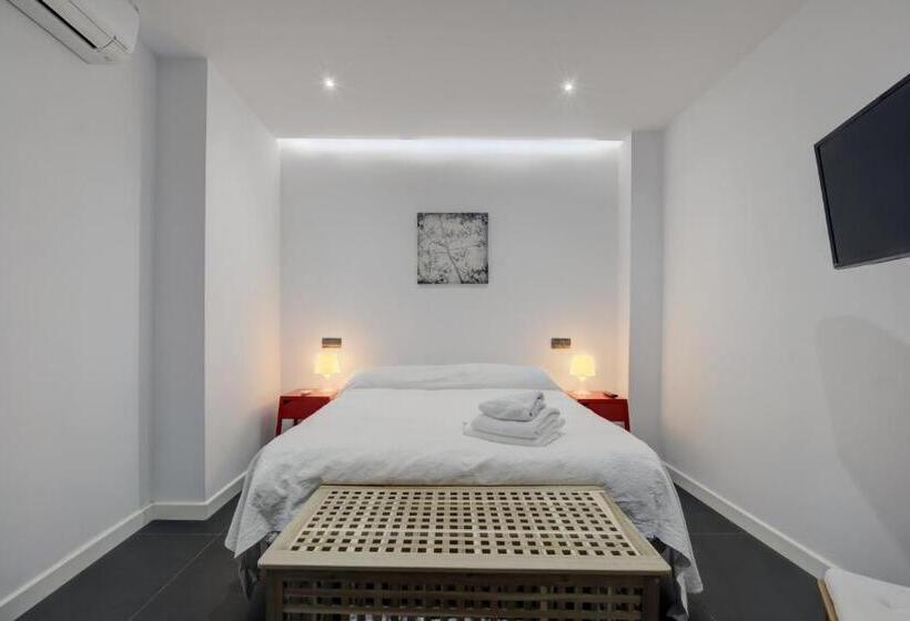 Wonderful Views In Luxury Apartment