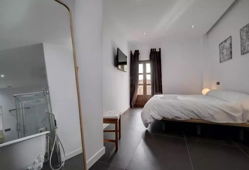 Wonderful Views In Luxury Apartment