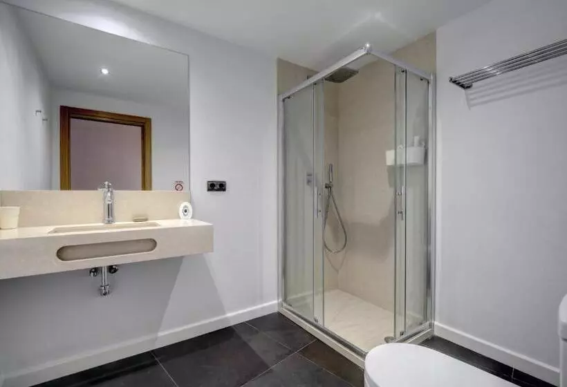 Wonderful Views In Luxury Apartment
