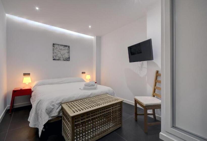 Wonderful Views In Luxury Apartment