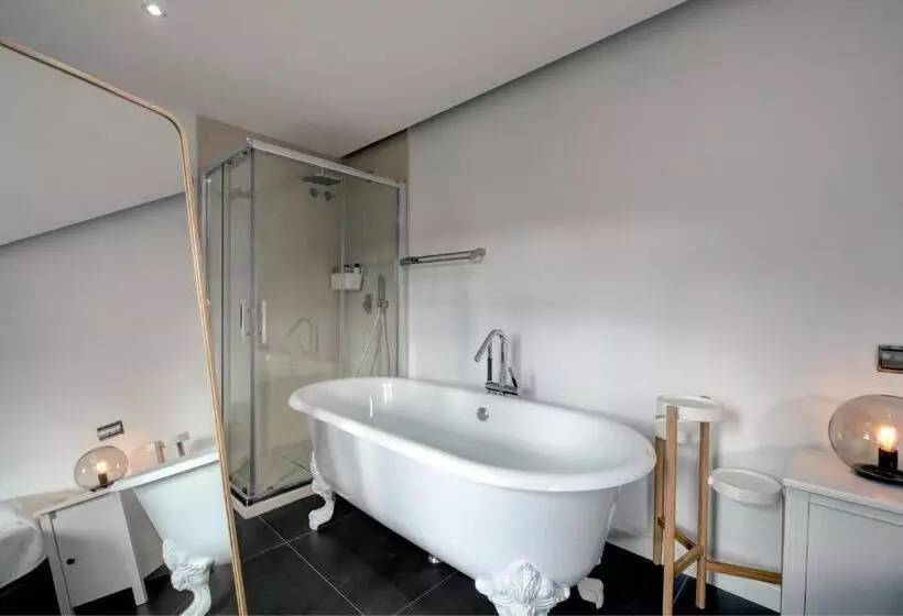 Wonderful Views In Luxury Apartment