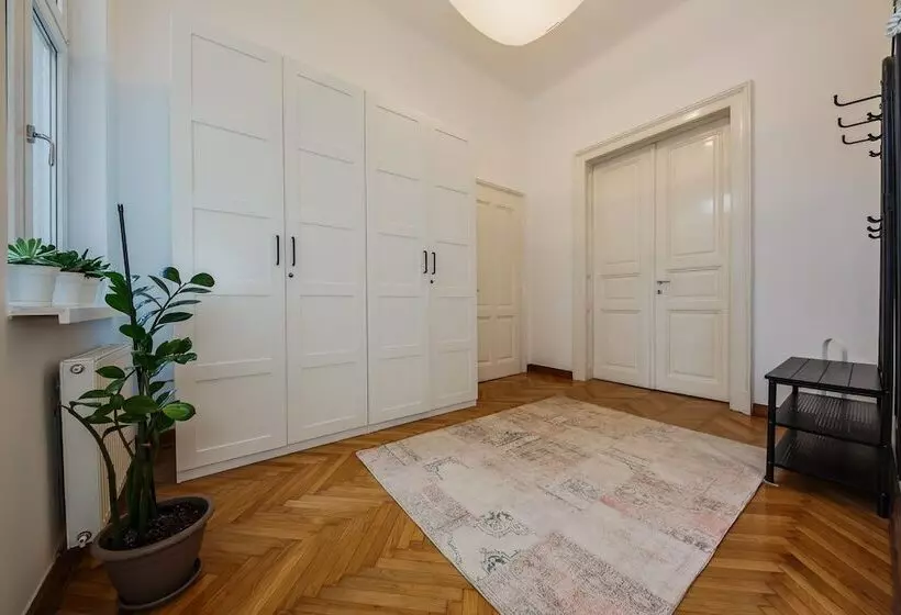 Best Luxury Apt In Zagreb For 16 Ppl