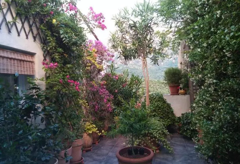 تختخواب و صبحانه Les Chambres D'hôtes De Magali