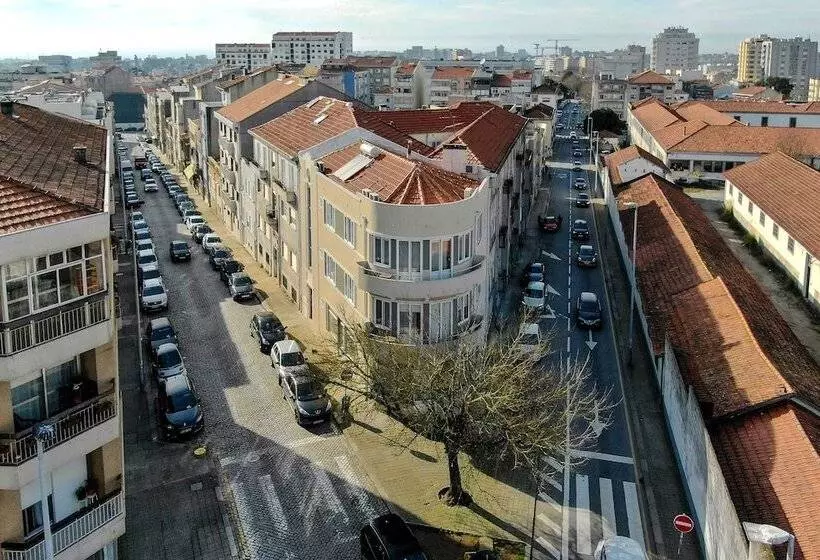 پانسیون Bcharming House