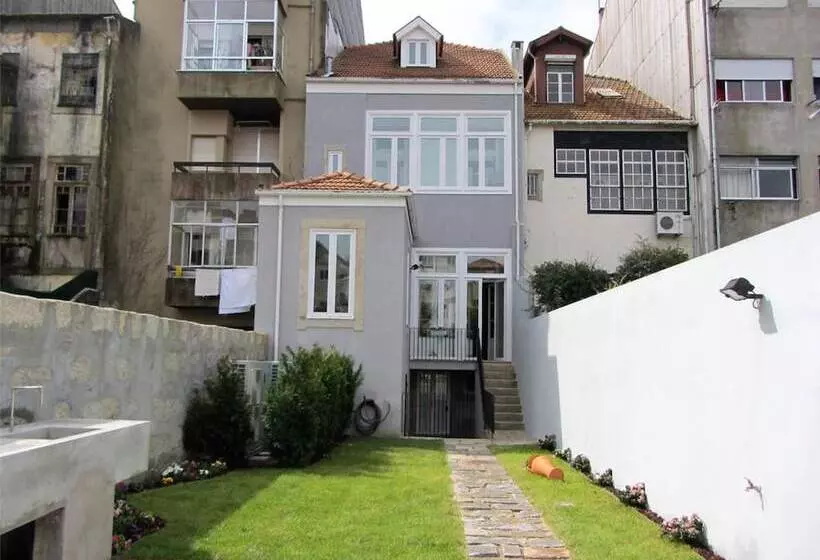 پانسیون Bcharming House