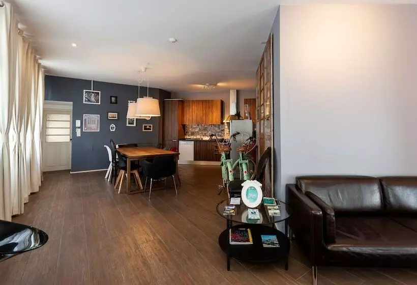 پانسیون Bcharming House