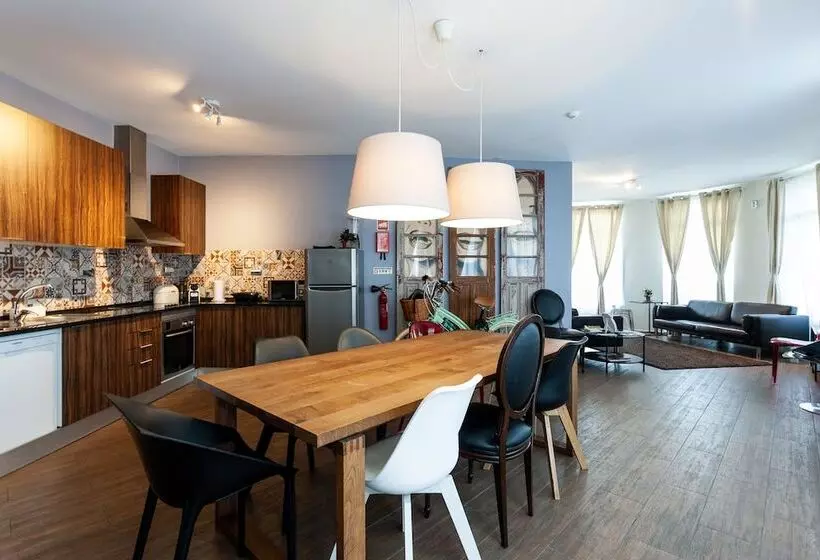 پانسیون Bcharming House