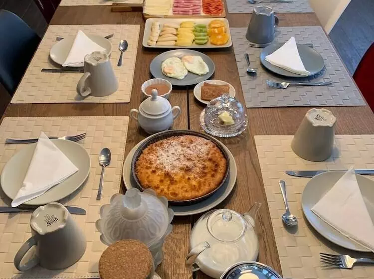 پانسیون Bcharming House