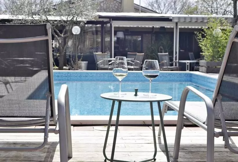 هتل B&b Ulika Rovinj   Adult Only