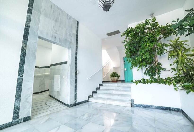 Myramar | 7 Pax | Parque De Poniente | 4724 Kpaw