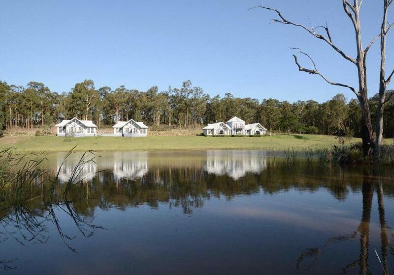 פנסיון Brokenback Views Country Estate