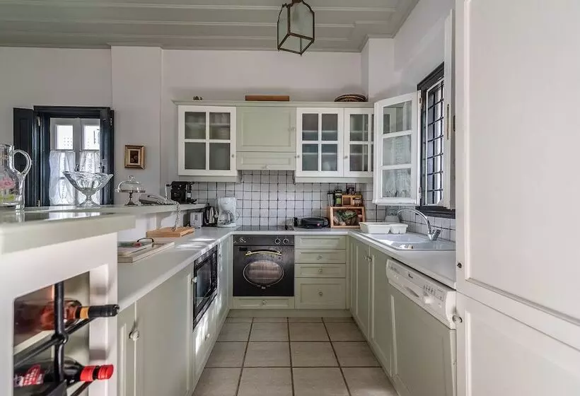 Villa Sealia Elegantseasidein Spetses