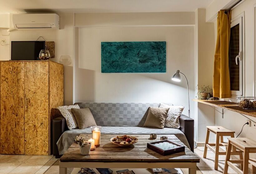 Downtown Yellow Studio   Central Secret Nest