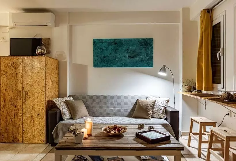 Downtown Yellow Studio   Central Secret Nest