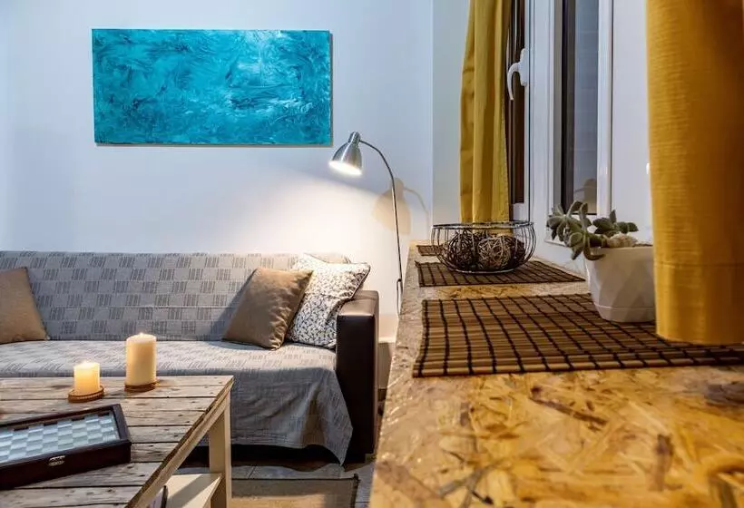 Downtown Yellow Studio   Central Secret Nest