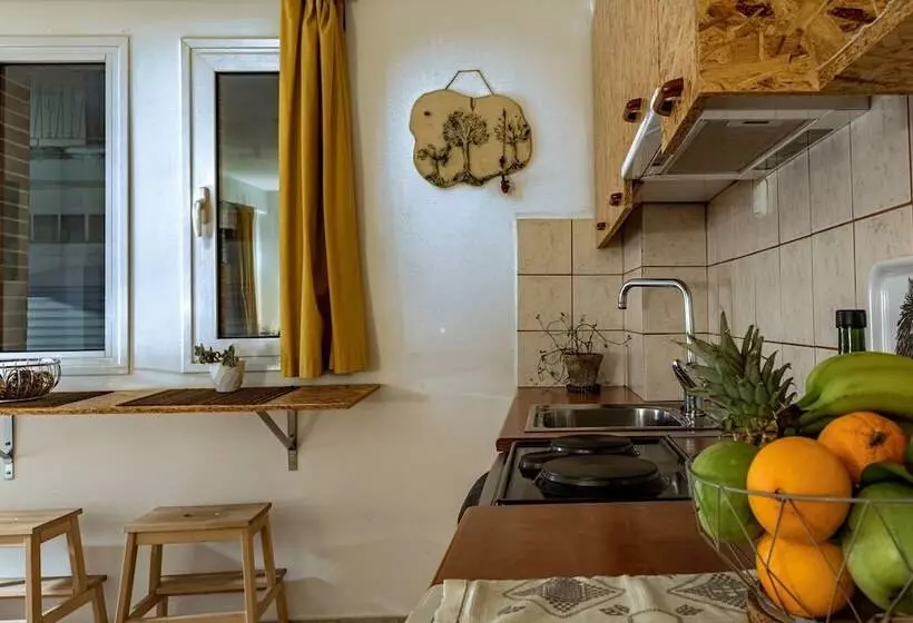 Downtown Yellow Studio   Central Secret Nest