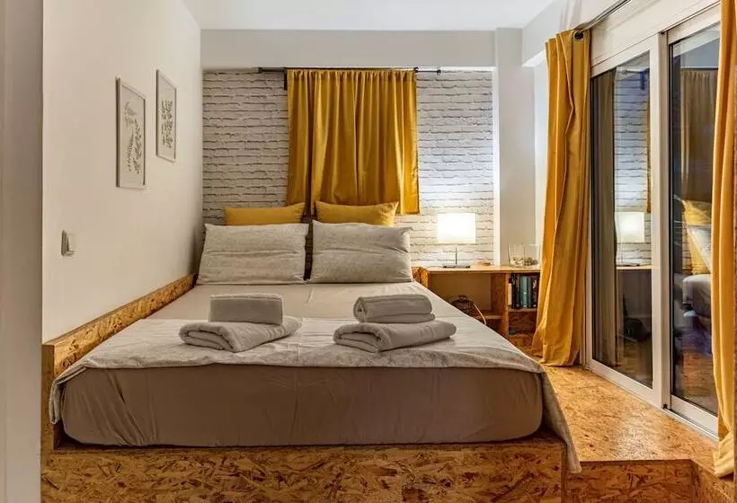 Downtown Yellow Studio   Central Secret Nest