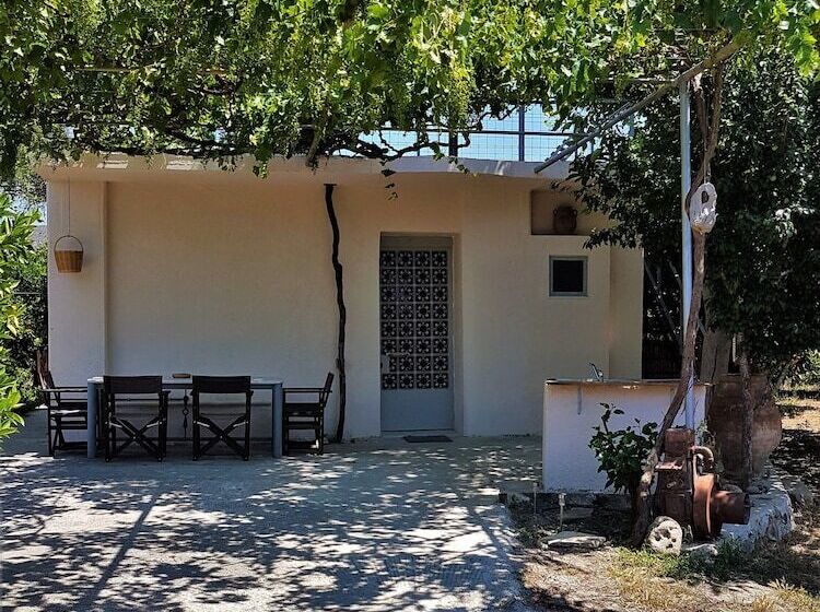 Farm House In Bio Orange Plantation