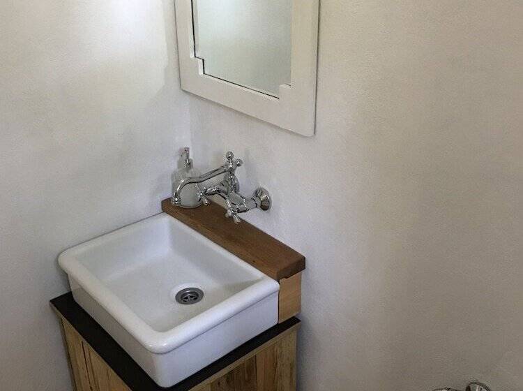 Farm House In Bio Orange Plantation