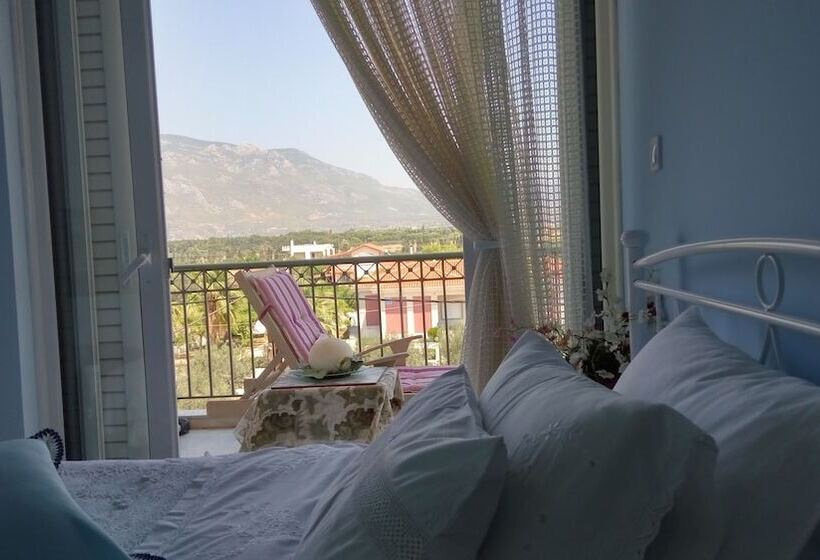 Hospitality & Traditional Food In Peloponnese