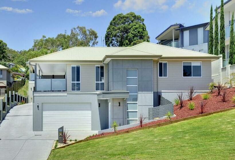 Signature House 52 Saratoga Avenue