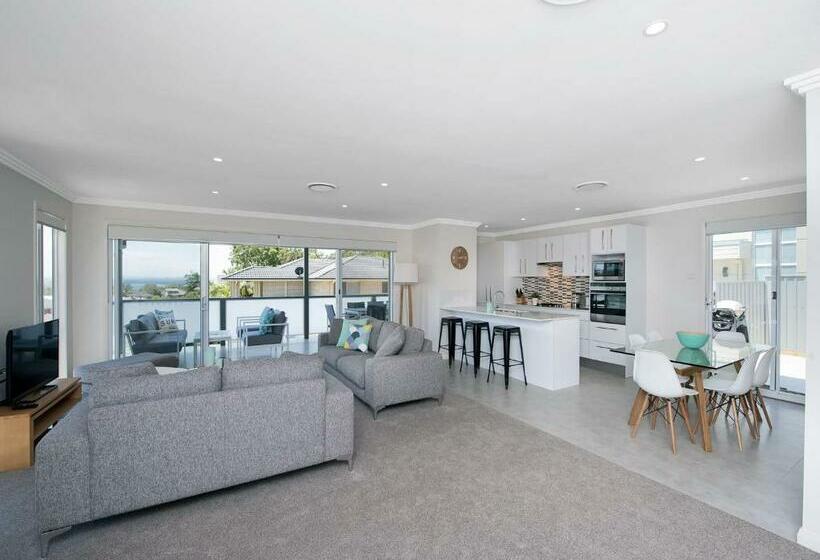 Signature House 52 Saratoga Avenue