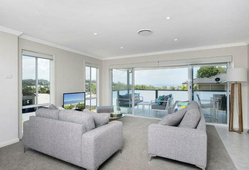 Signature House 52 Saratoga Avenue