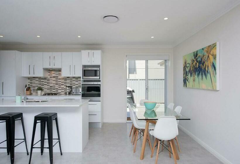 Signature House 52 Saratoga Avenue