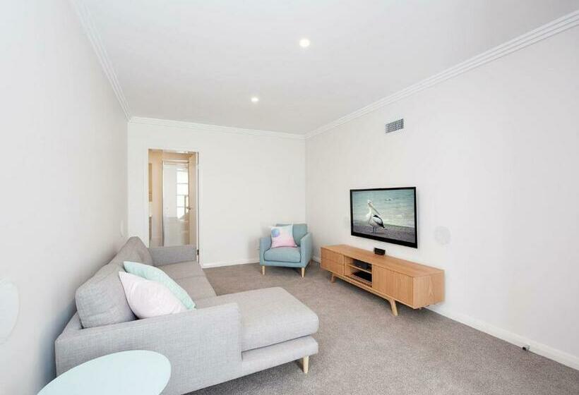 Signature House 52 Saratoga Avenue