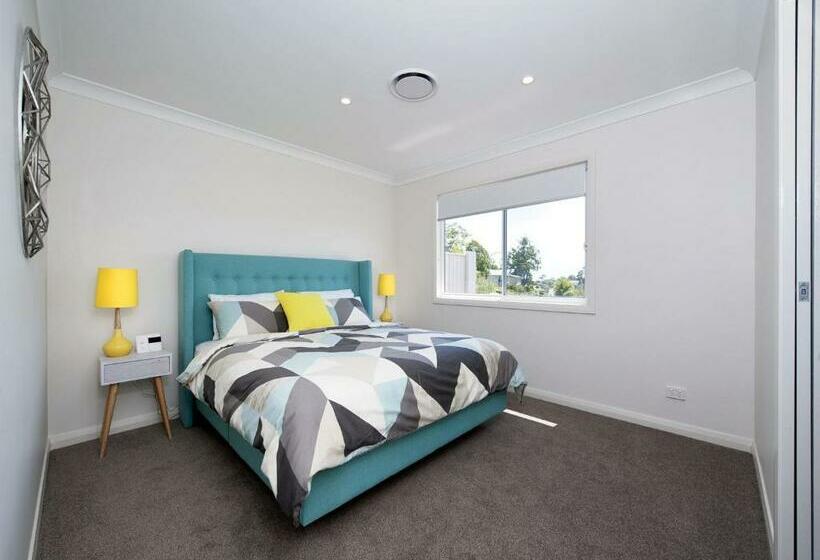 Signature House 52 Saratoga Avenue