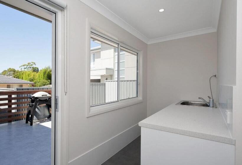 Signature House 52 Saratoga Avenue