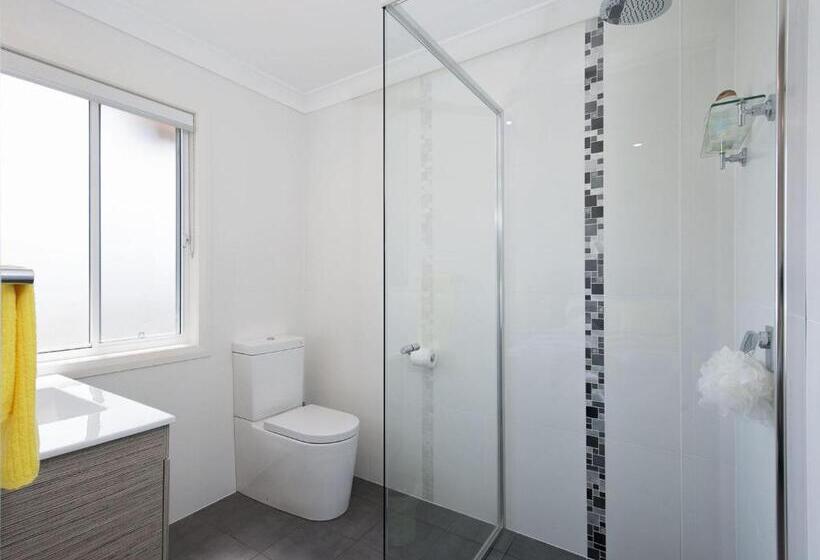 Signature House 52 Saratoga Avenue