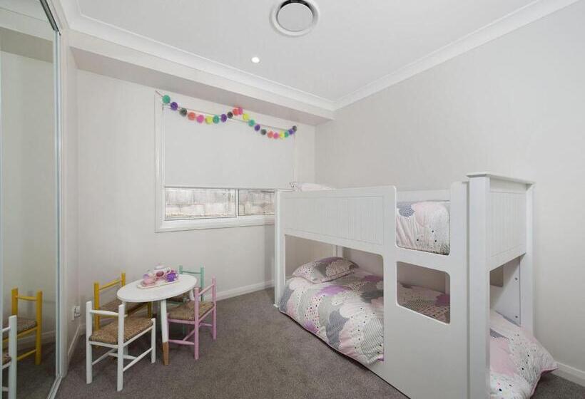 Signature House 52 Saratoga Avenue