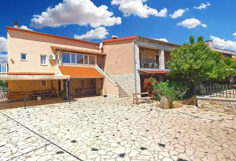 Apartment Aleksander 968