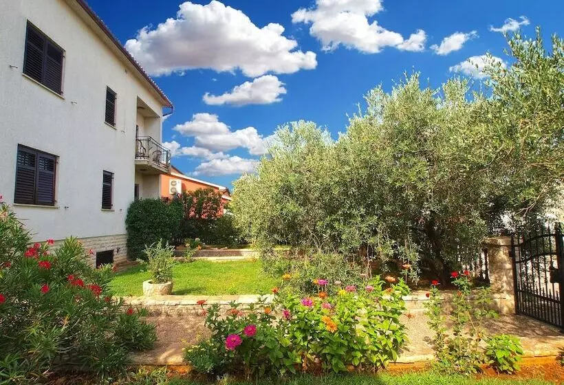 Apartment Milka 442