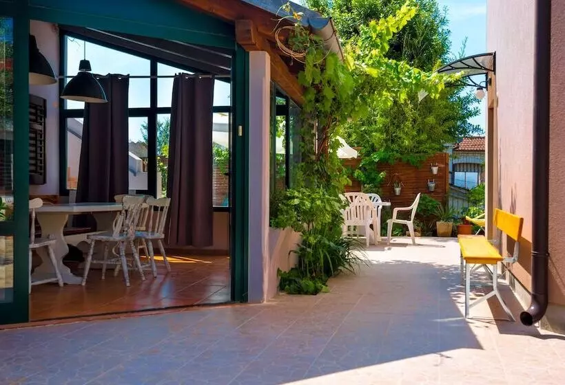 Apartments With Pool 992