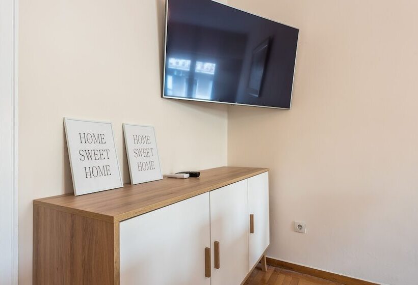 Athens Crown Paradise Apartments