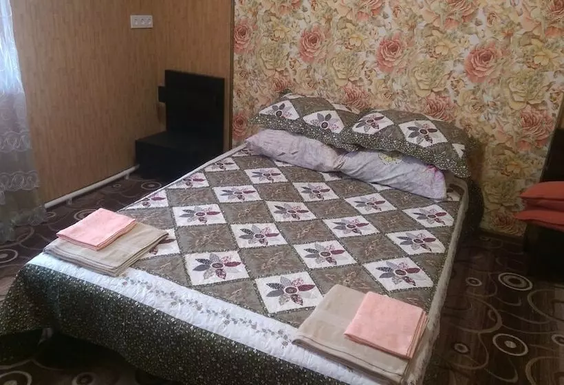 Guest House On Griboedovsky 27a   Hostel