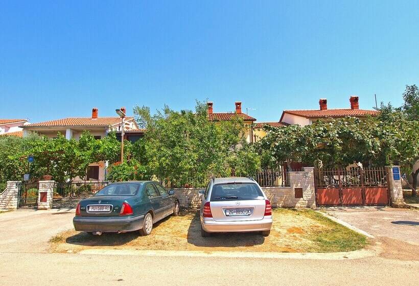 پانسیون Apartments Anna 920