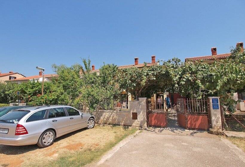 پانسیون Apartments Anna 920