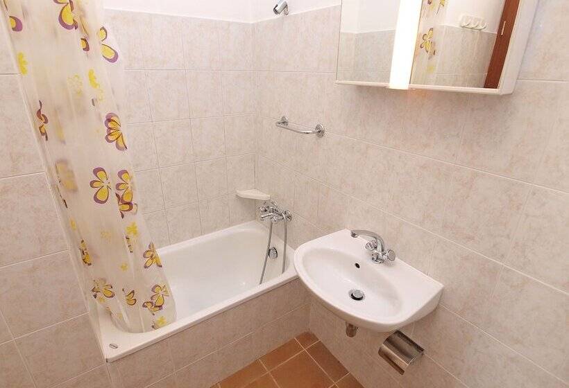 پانسیون Apartments Anna 920