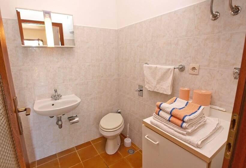 پانسیون Apartments Anna 920