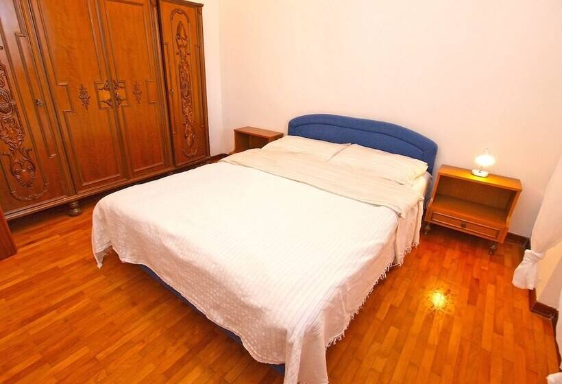 پانسیون Apartments Anna 920