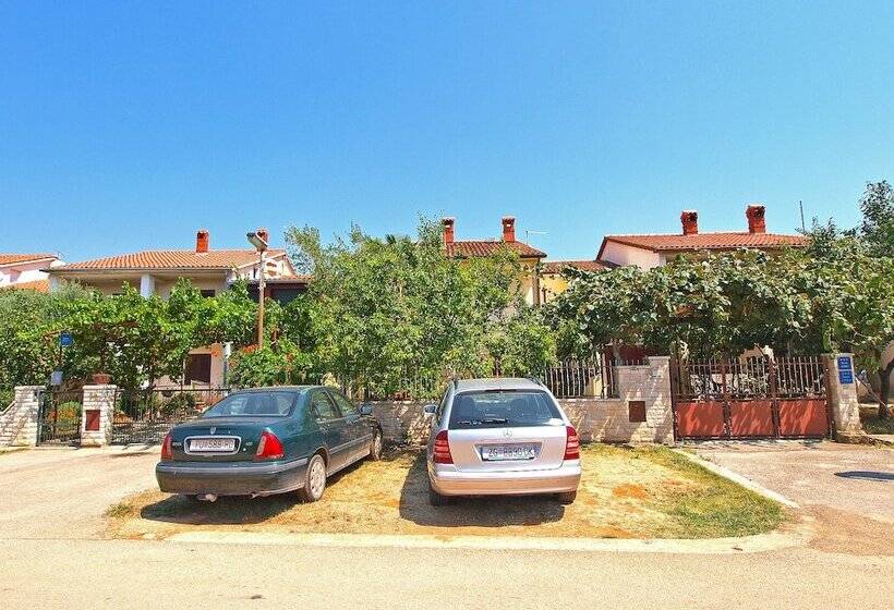 پانسیون Apartments Anna 920