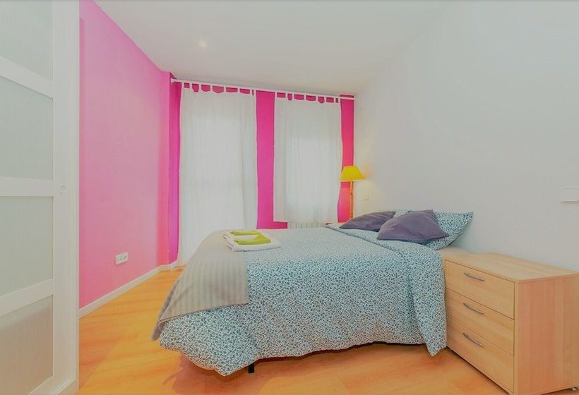 Apartamentos Turã­sticos La Golondrina